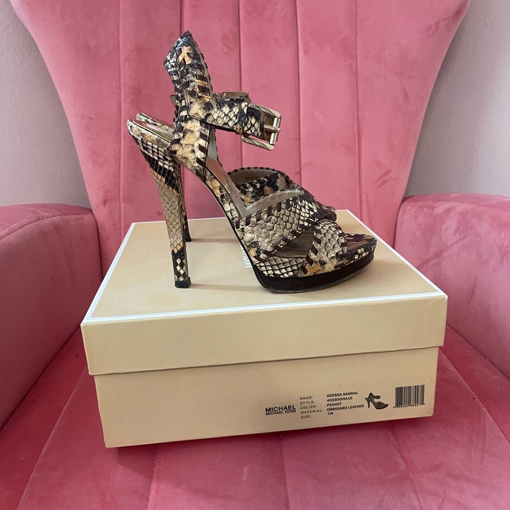 Michael Kors Odessa Platform leather snakeskin pattern sandal - Picture 2 of 3